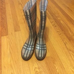 Authentic Burberry rain boots
